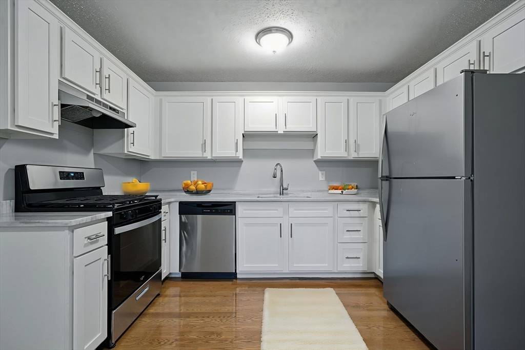 Dracut, MA 01826,84 Tennis Plaza Rd #37