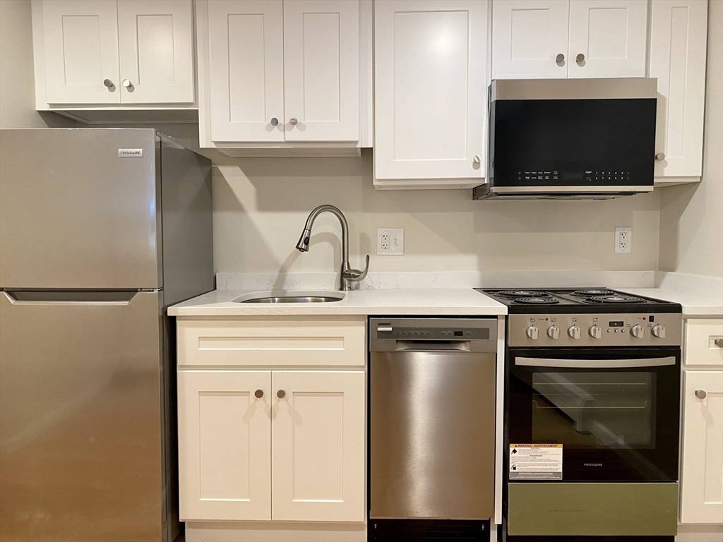 Boston, MA 02114,54 Irving St #B