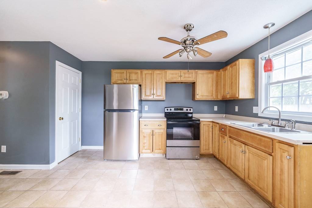 Springfield, MA 01151,135 Moxon St #0