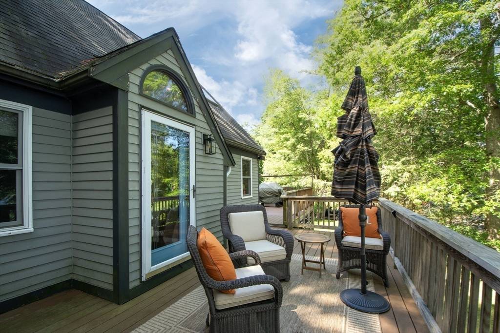 Pembroke, MA 02359,56 Carver St