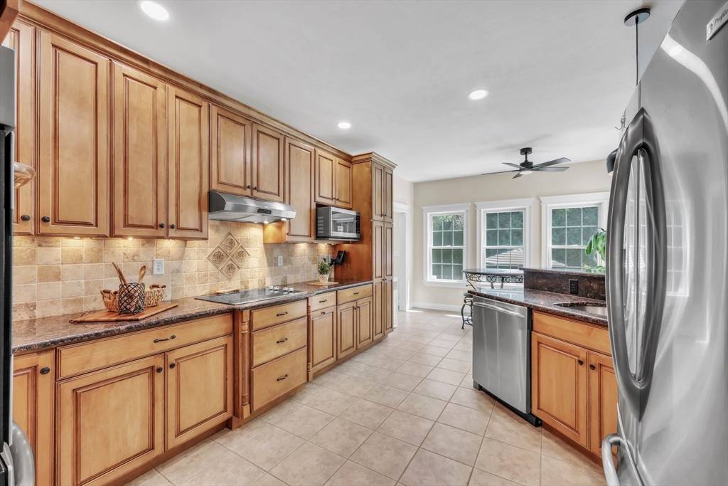 9 Abigail Lane West Springfield, MA 01089