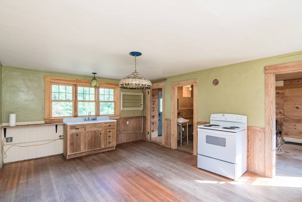 Northfield, MA 01360,43 Meadow St