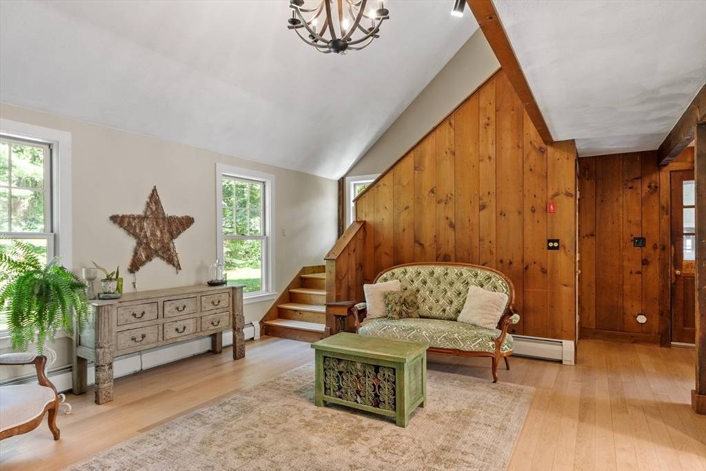Harvard, MA 01451,4 Prospect Hill Rd