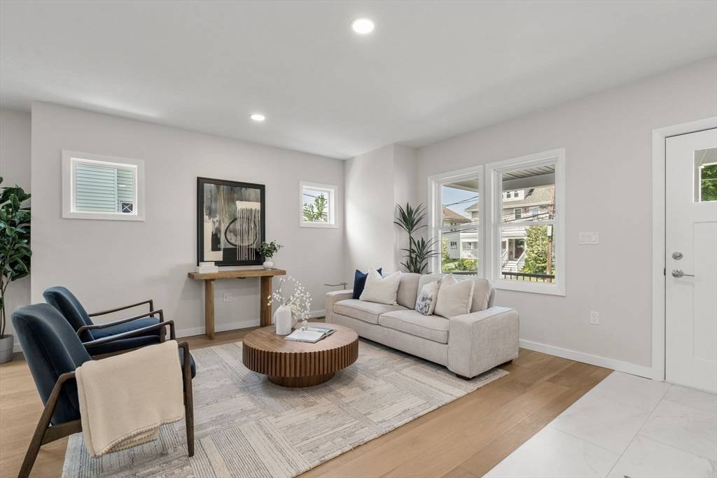 Watertown, MA 02472,133 School St #133