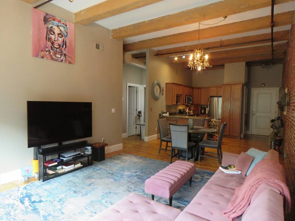 Lowell, MA 01852,61 Market St #2B