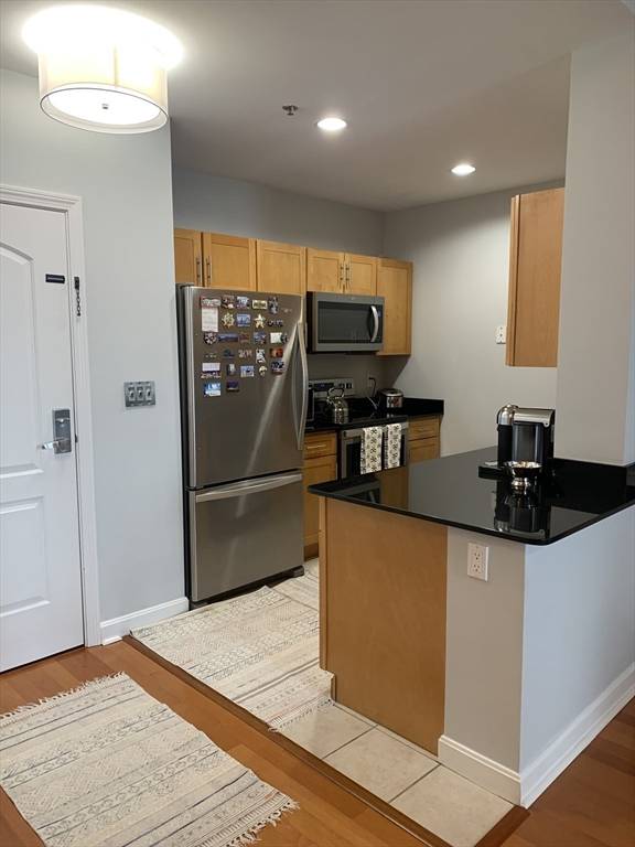 Lowell, MA 01854,52 Lawrence Dr #M614