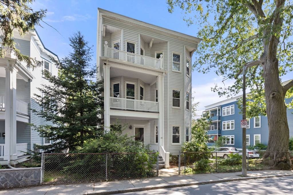 Boston, MA 02130,89 Carolina Avenue #1