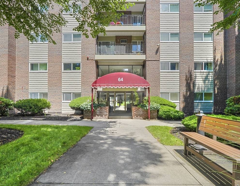 Stoneham, MA 02180,64 Main St #25B