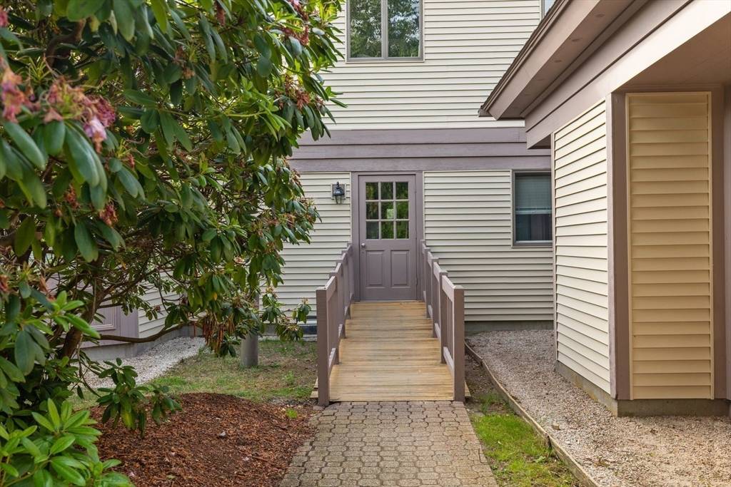 Mashpee, MA 02649,133 Falmouth Road #2B