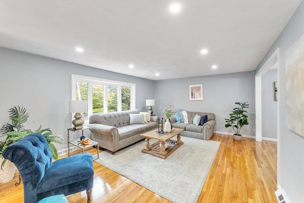 Dedham, MA 02026,61 Cynthia Rd