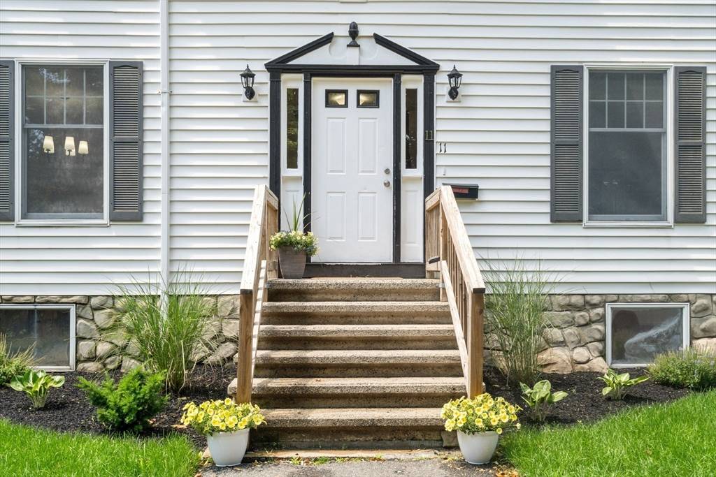 Woburn, MA 01801,11-R Lynn St