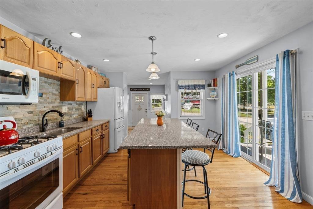 Tyngsborough, MA 01879,45 Maplewood Ave