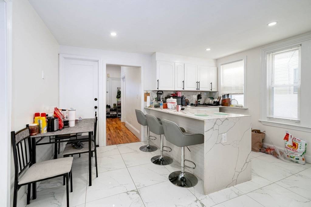 Boston, MA 02125,22-24 Romsey St