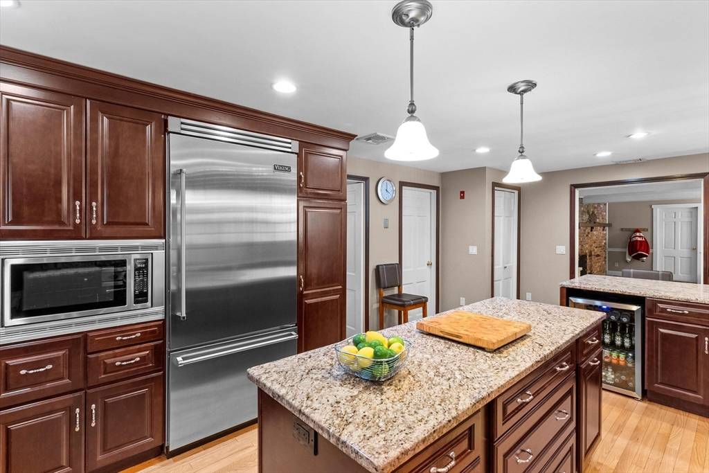Boxford, MA 01921,111 Herrick Rd