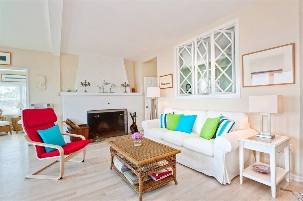 Hull, MA 02045,175 Beach Ave #3