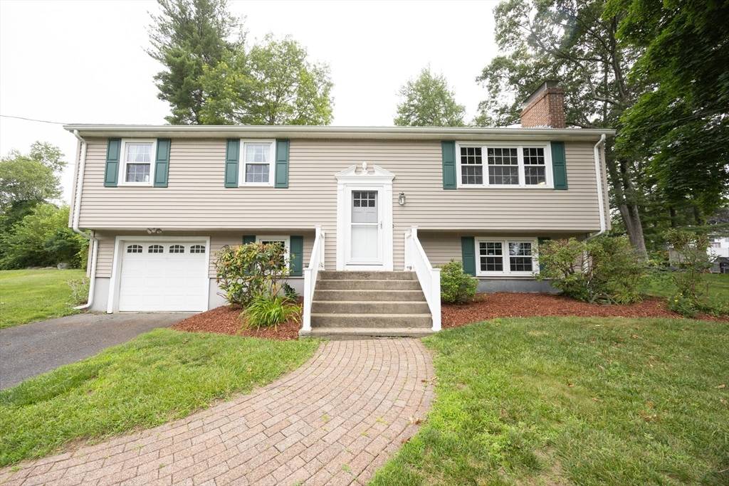 Milford, MA 01757,6 Clearview Dr