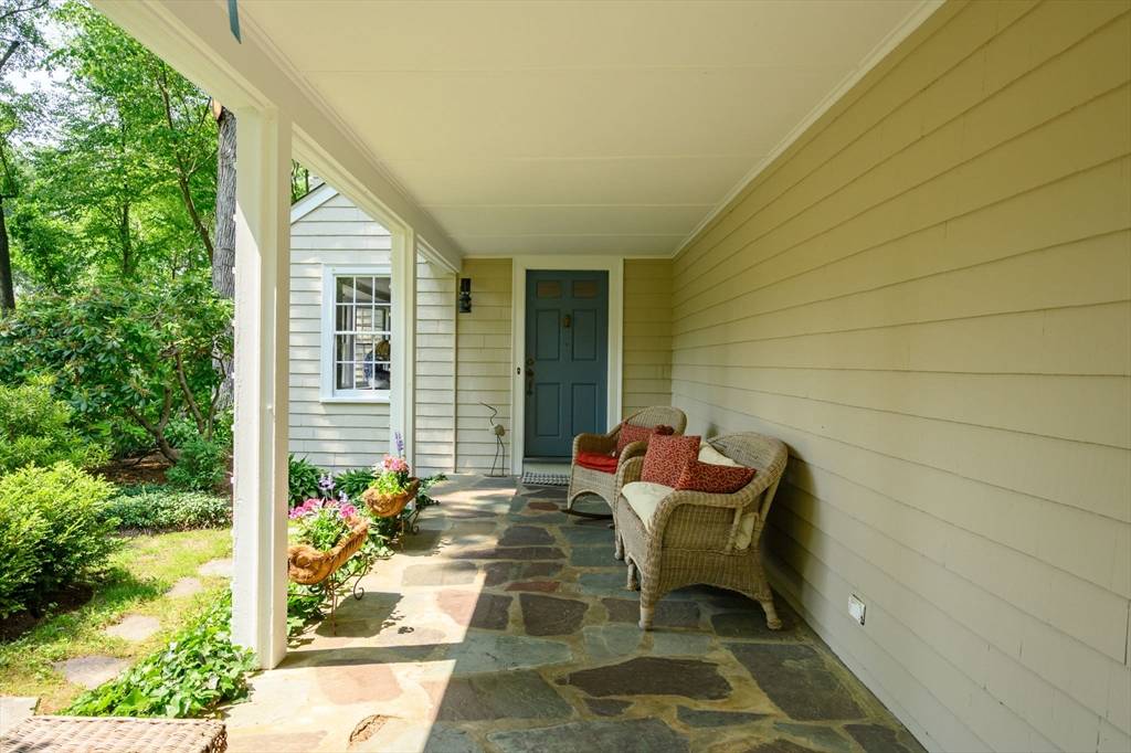 Cohasset, MA 02025,460 King St
