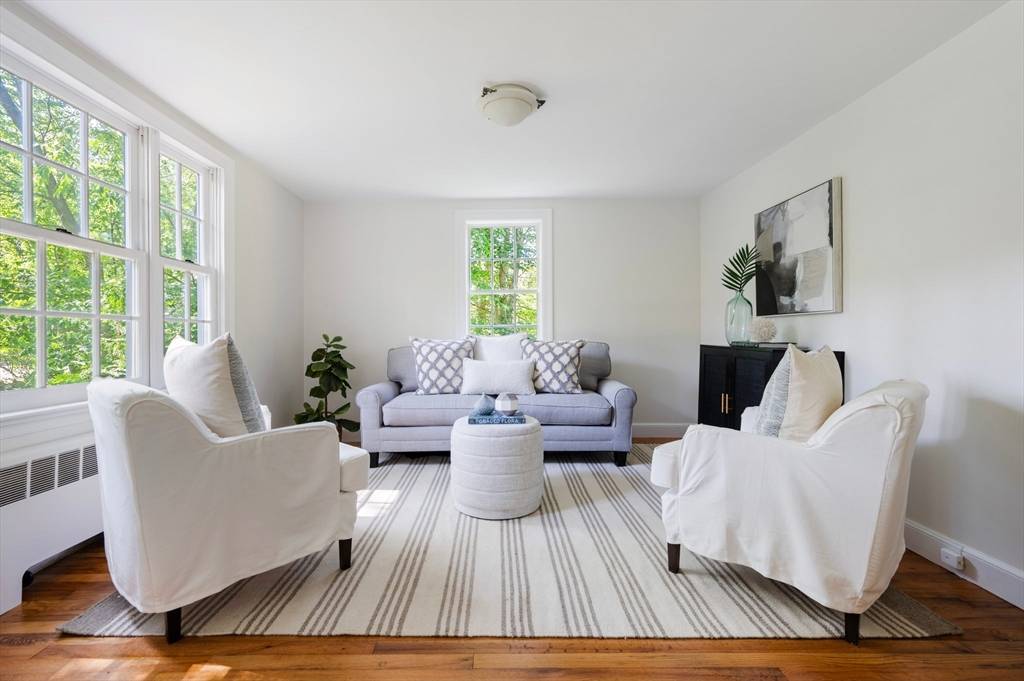 Cohasset, MA 02025,460 King St
