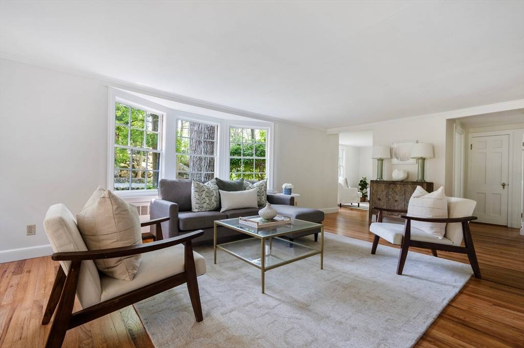 Cohasset, MA 02025,460 King St