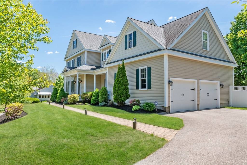 Natick, MA 01760,6 Hickory Rd