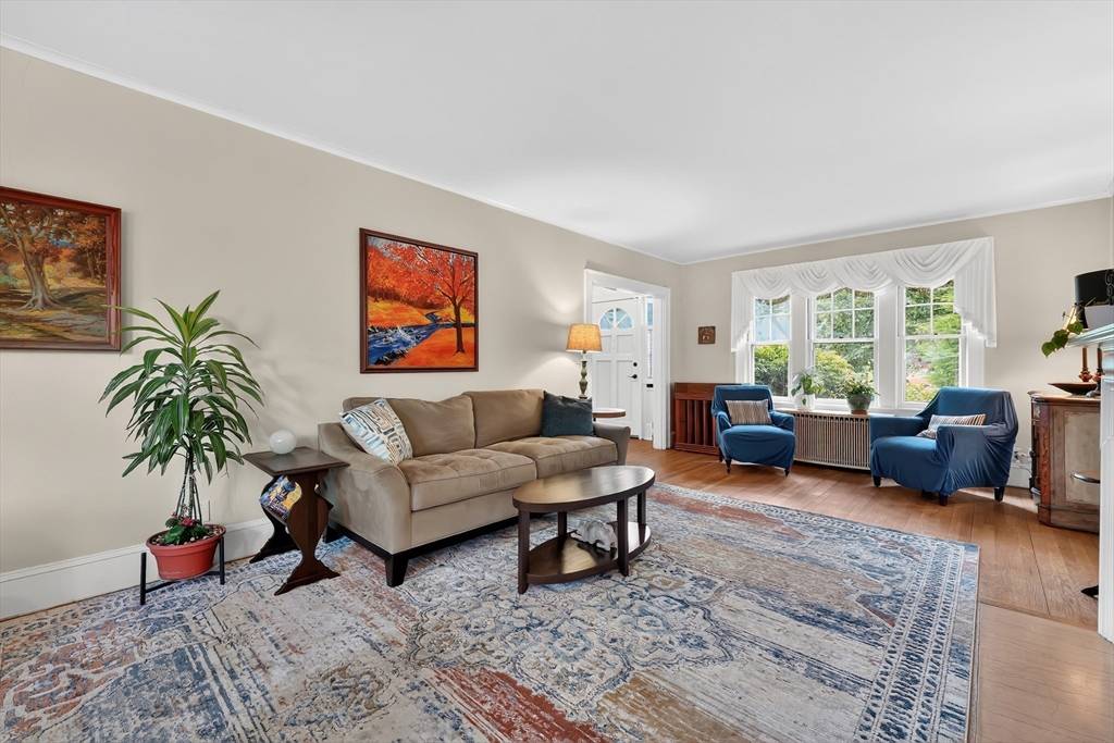 39 Bronson Ter Springfield, MA 01108