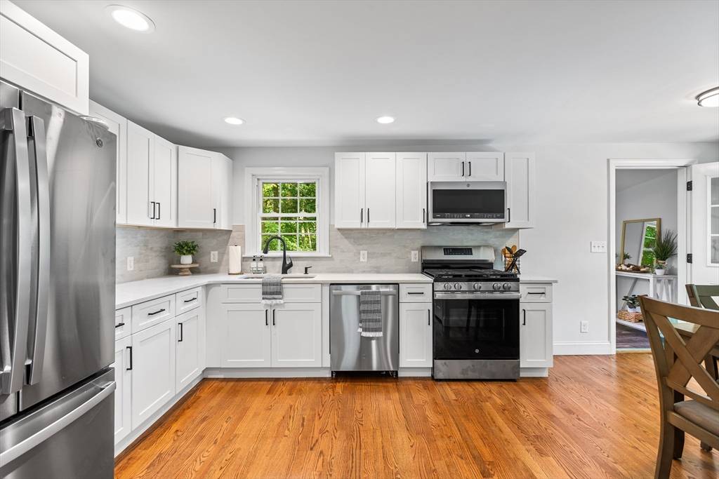 30 Lexington St Burlington, MA 01803