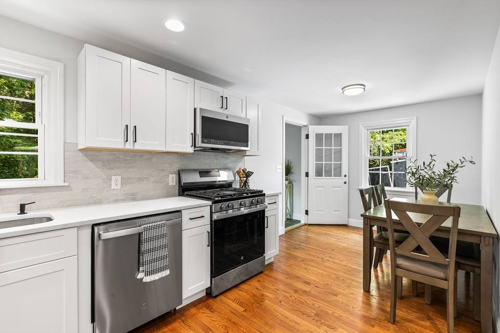 30 Lexington St Burlington, MA 01803
