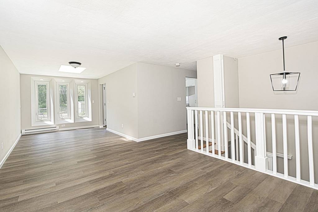 Sutton, MA 01590,12 Central Tpke