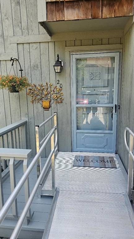 Palmer, MA 01069,20 Meadowbrook Ln #20