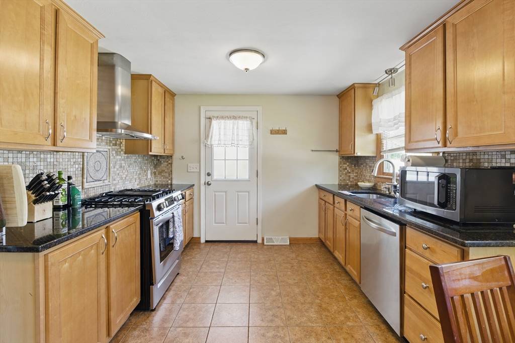 Stoughton, MA 02072,55 Rogers Dr
