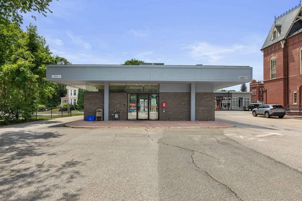 Merrimac, MA 01860,12 School St