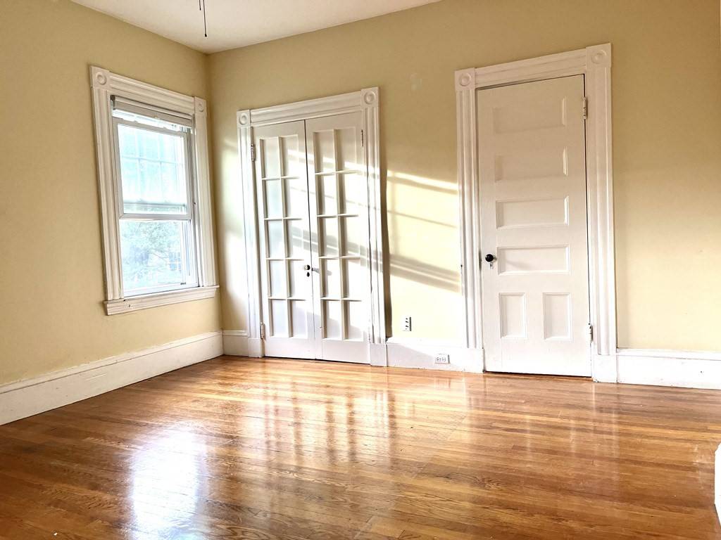 Brookline, MA 02446,15 Auburn #A