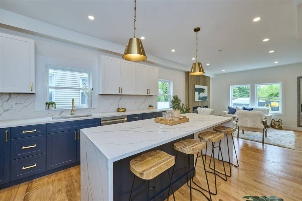 Arlington, MA 02474,18 Belknap Street #2