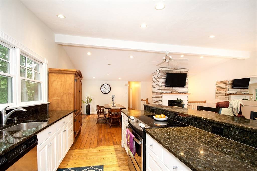 Hingham, MA 02043,101 Rockland St