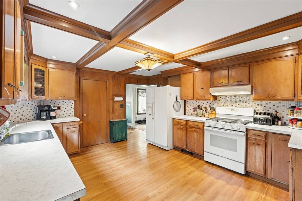 Haverhill, MA 01830,31 Whittier St