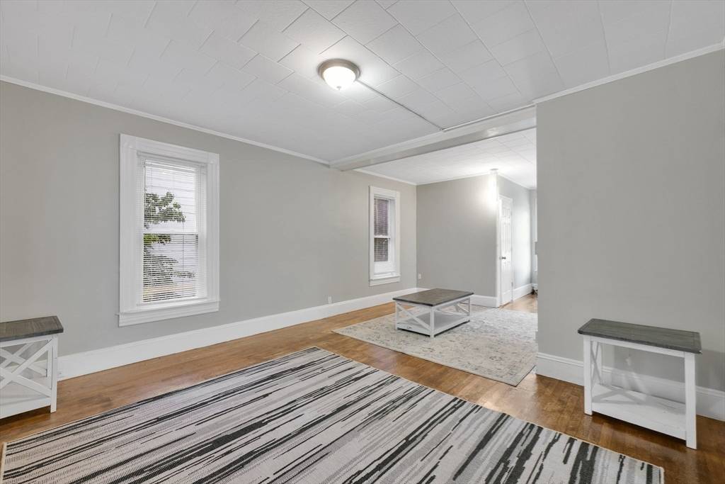 Holyoke, MA 01040,201 Locust St