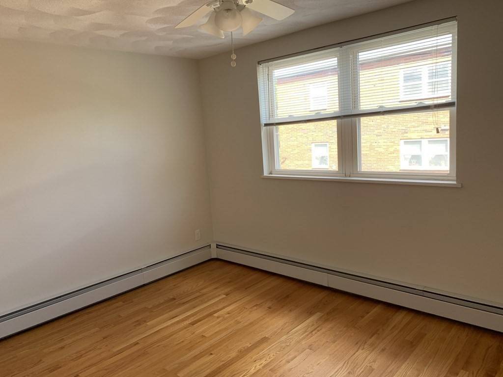 Waltham, MA 02452,1105-4 Lexington Street #9