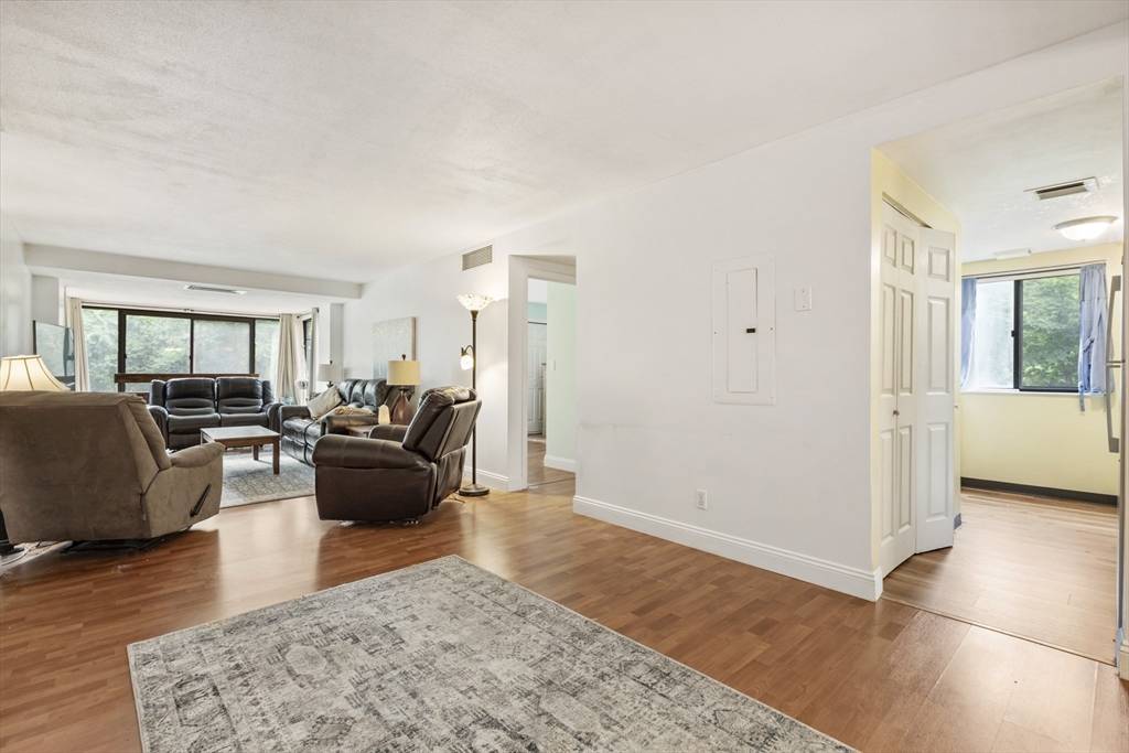 Taunton, MA 02718,96 Old Colony Ave #168