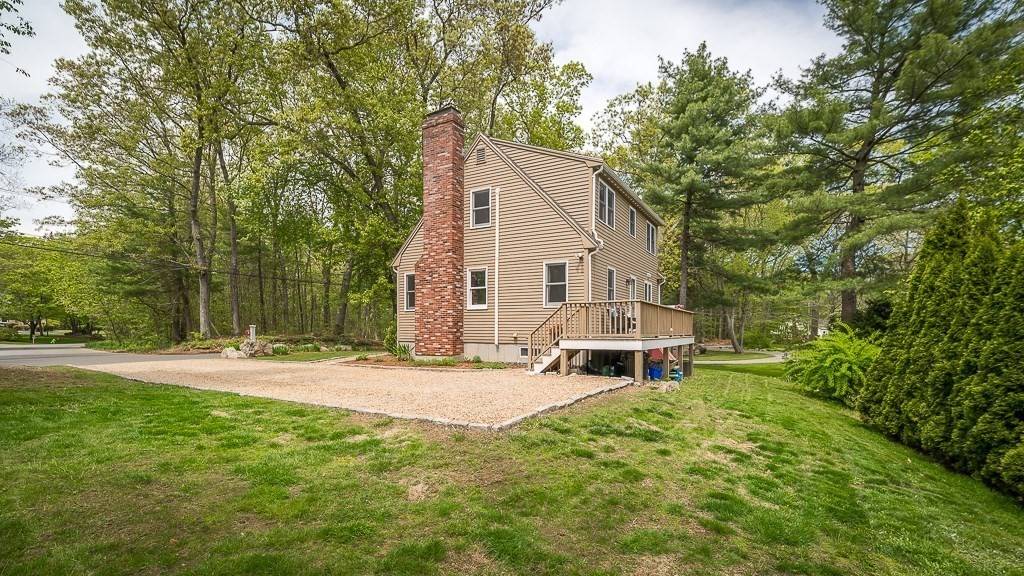 Hamilton, MA 01982,23 Gregory Island Road