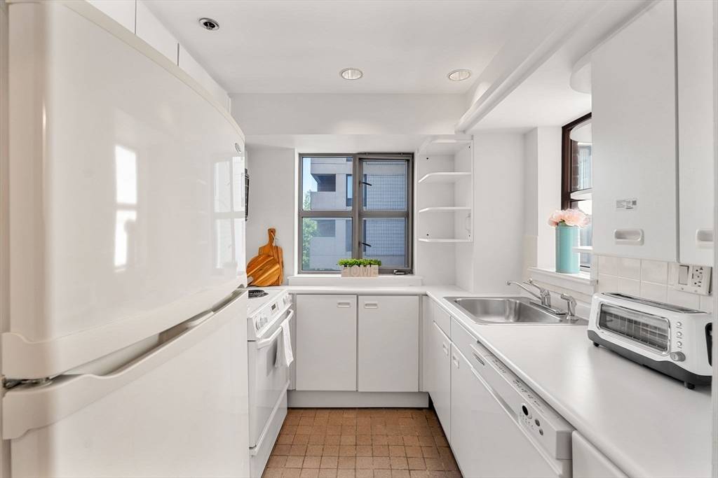 Cambridge, MA 02139,931 Massachusetts Ave #606