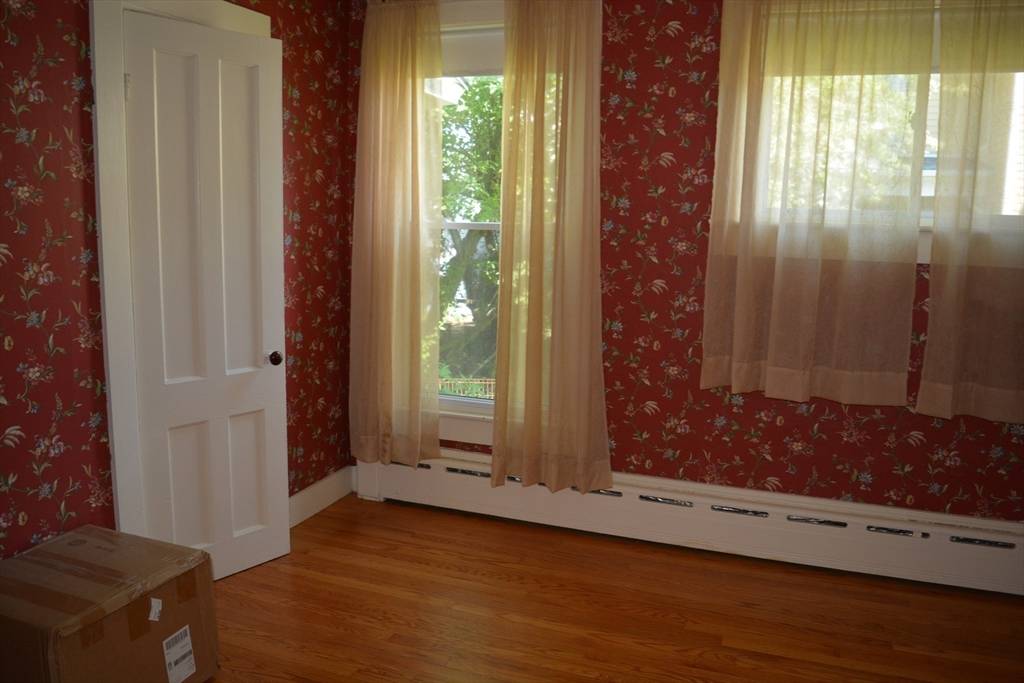 Westfield, MA 01085,19 Noble Avenue