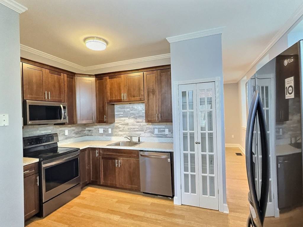 Lowell, MA 01852,201 Thorndike St #5-01