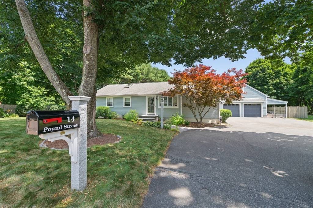 Medfield, MA 02052,14 Pound St