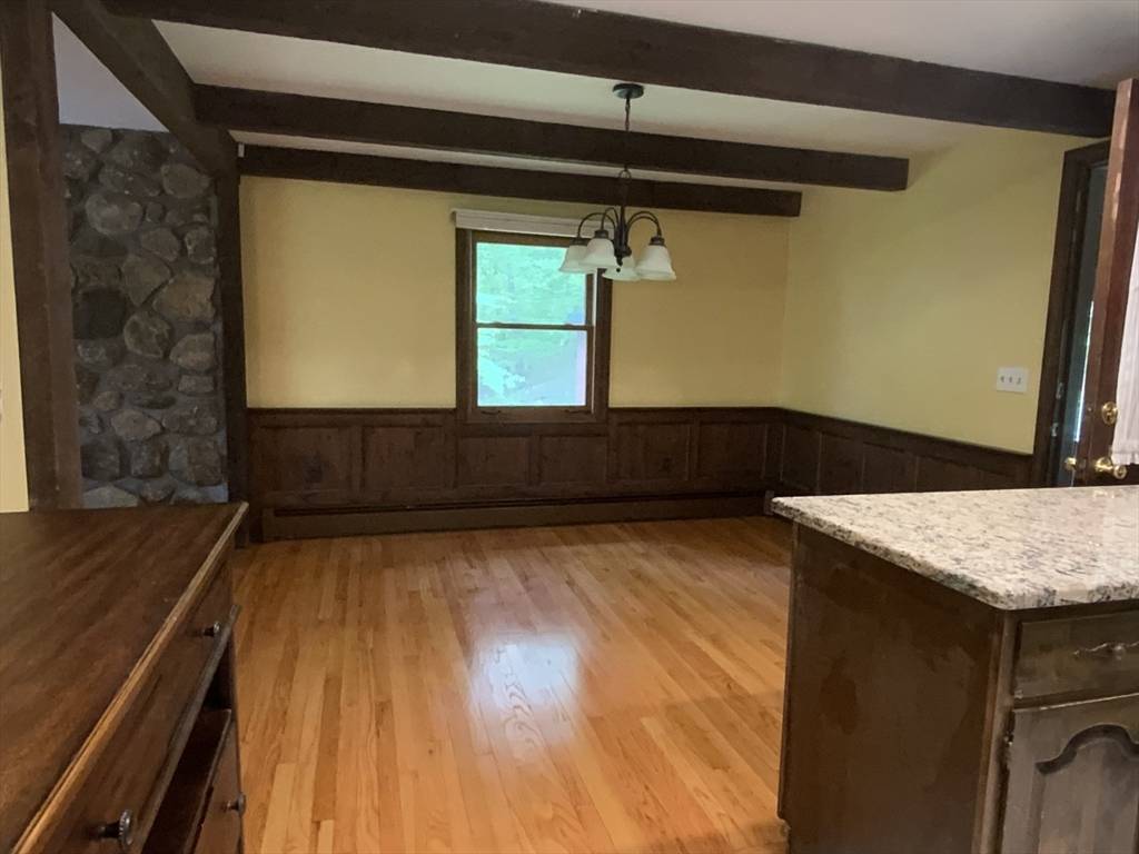 Hampden, MA 01036,279 North Rd