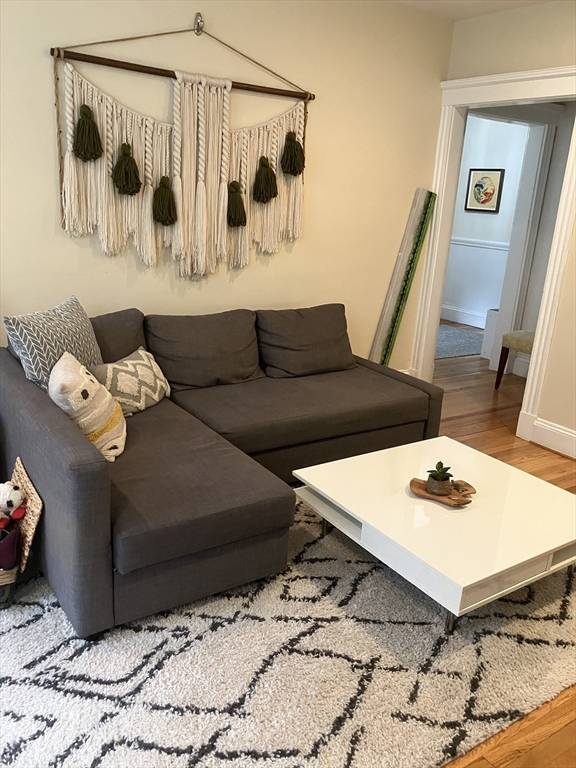 Cambridge, MA 02138,43 Linnaean St #1