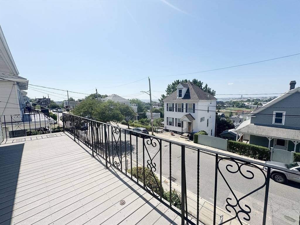 Boston, MA 02128,211 Gladstone Street #2