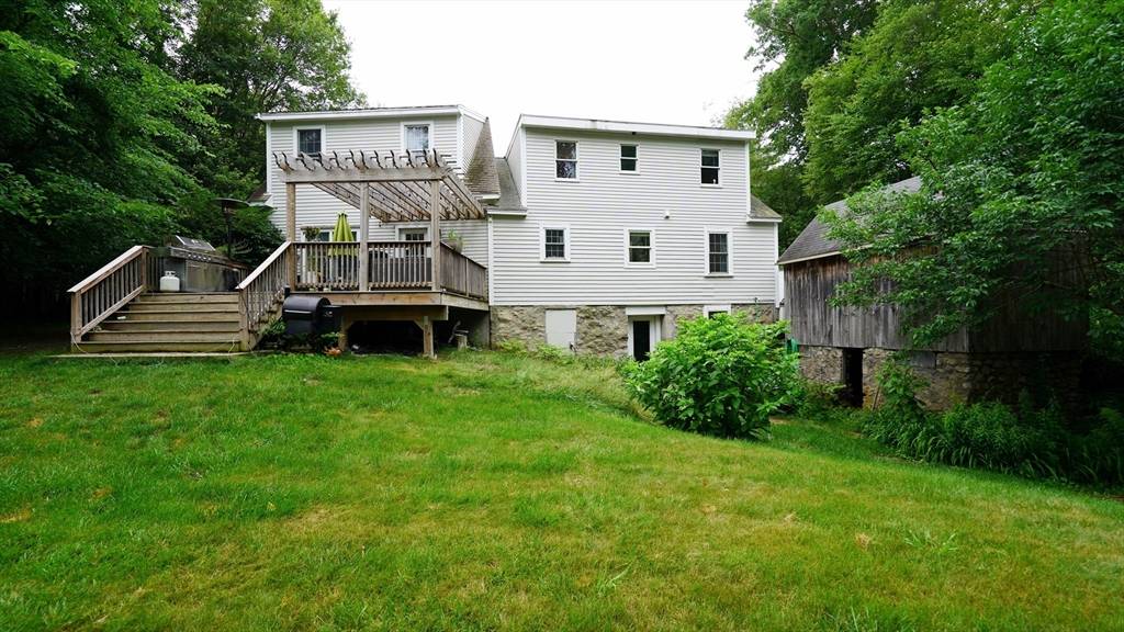 Sutton, MA 01590,59 Whitins Road
