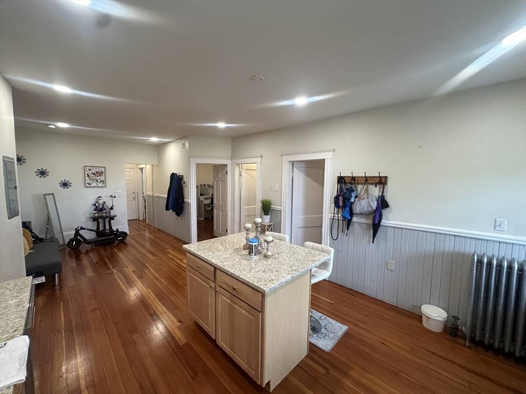 Boston, MA 02128,118 Gladstone St #1