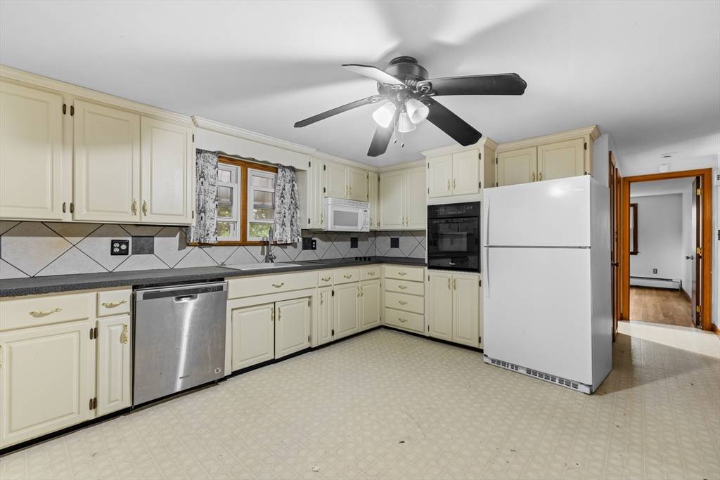 Bridgewater, MA 02324,8 North St