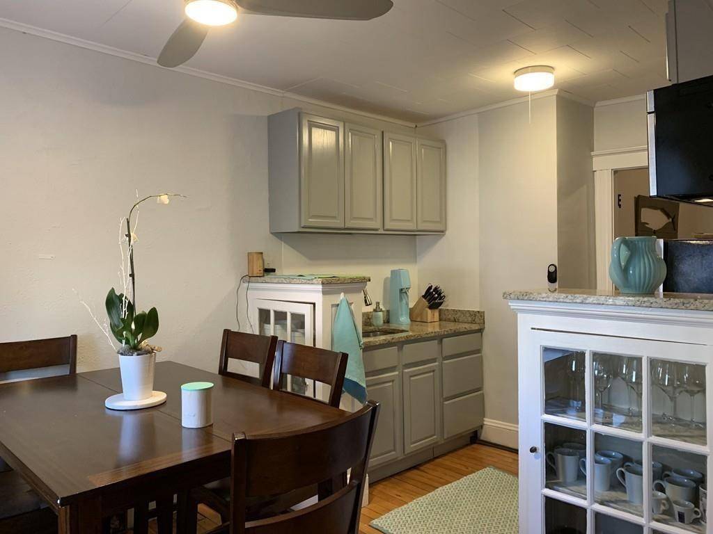Newton, MA 02460,100 Madison Ave #5